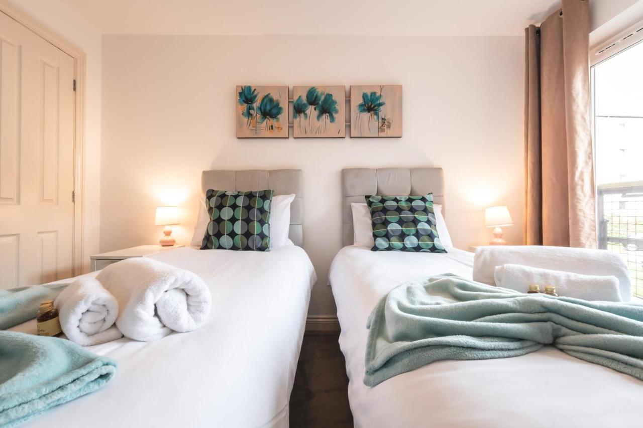 Best Price! Large Spacious 2 Bed Apartment - King Size Or Single Beds, Sofabeds, Smart Tvs, Free Parking เซาธ์แธมป์ตัน ภายนอก รูปภาพ
